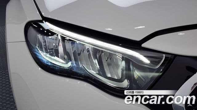 Mercedes-Benz E-Class 2024 — Photo 27/33