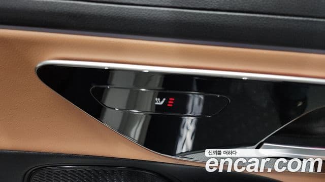 Mercedes-Benz E-Class 2024 — Photo 9/33