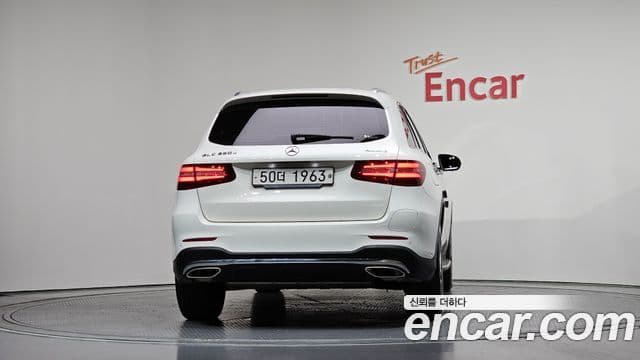 Mercedes-Benz GLC-Class 2018 — Şəkil 4/20