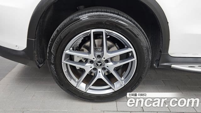Mercedes-Benz GLC-Class 2018 — Şəkil 5/20