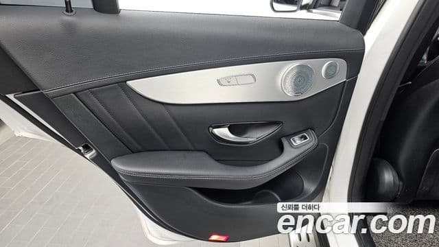 Mercedes-Benz GLC-Class 2018 — Photo 4/33