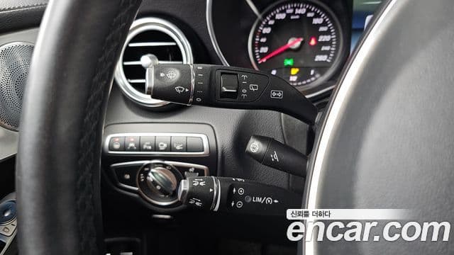 Mercedes-Benz GLC-Class 2018 — Photo 14/33