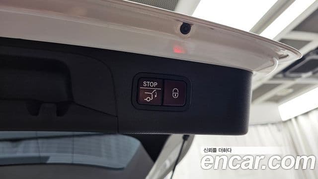 Mercedes-Benz GLC-Class 2018 — Photo 1/33