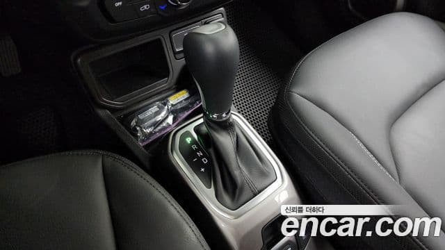 Jeep Renegade 2022 — ფოტო 9/20