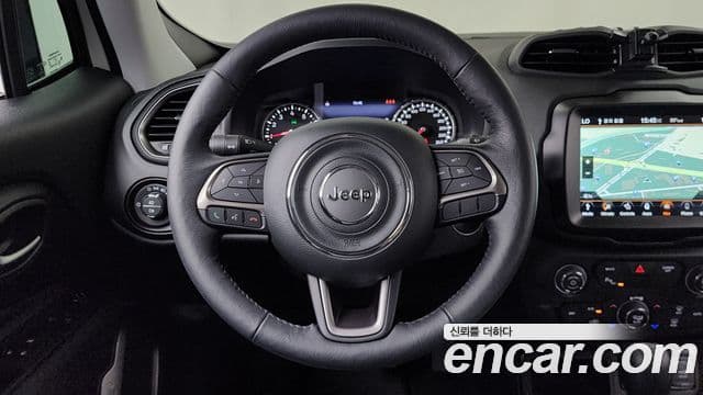 Jeep Renegade 2022 — ფოტო 13/20