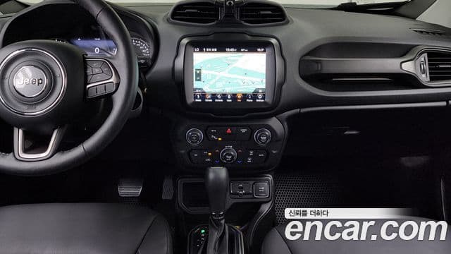 Jeep Renegade 2022 — ფოტო 14/20