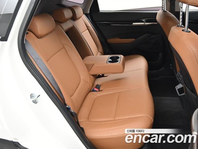 Kia Seltos 2022 — Şəkil 11/20