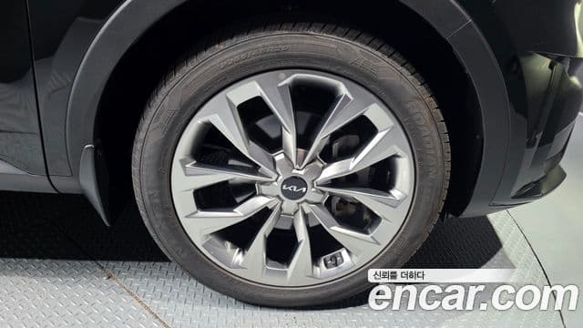 Kia Sorento 2023 — ფოტო 5/20