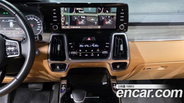 Kia Sorento 2023 — ფოტო 14/20