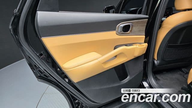 Kia Sorento 2023 — Photo 9/37