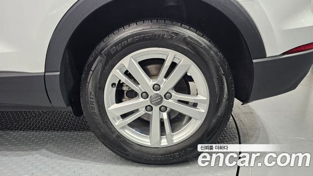Audi Q3 2020 — Şəkil 27/32