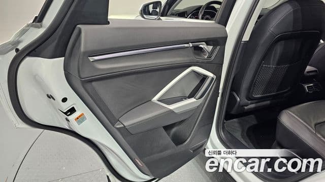 Audi Q3 2020 — Şəkil 11/32