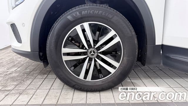 Mercedes-Benz GLB-Class 2021 — ფოტო 4/20