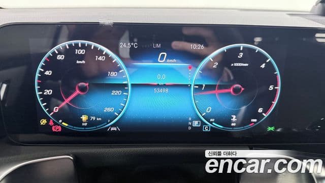 Mercedes-Benz GLB-Class 2021 — ფოტო 7/20