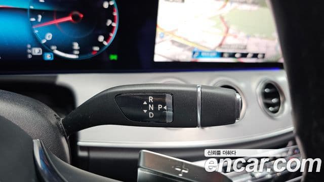 Mercedes-Benz E-Class 2021 — Photo 6/20