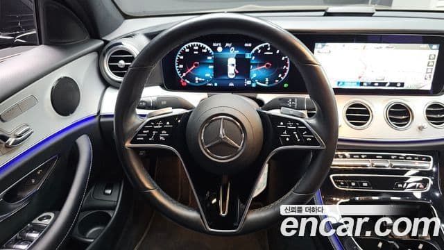 Mercedes-Benz E-Class 2021 — Photo 20/20