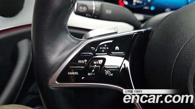 Mercedes-Benz E-Class 2021 — Photo 2/20