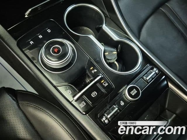 Kia K5 2022 — ფოტო 14/18