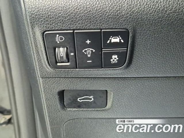 Kia K5 2022 — ფოტო 17/18