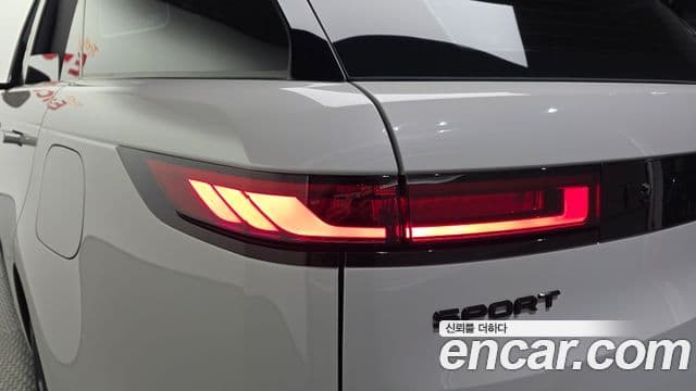 Land Rover Range Rover Sport 2025 — ფოტო 15/20