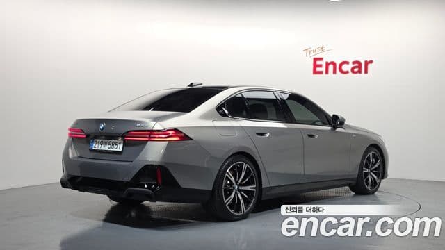BMW 5 Series 2025 — Şəkil 2/20