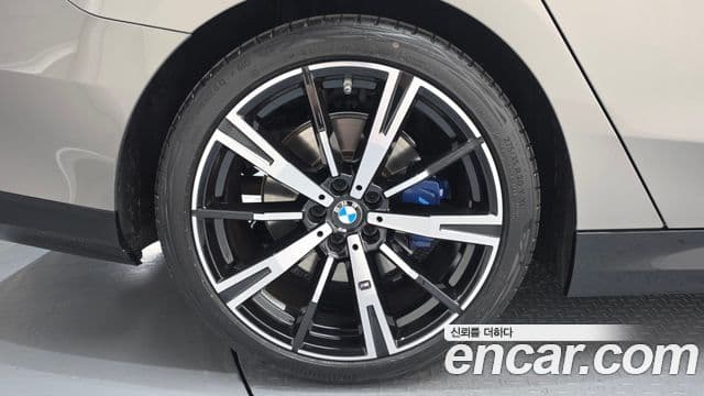 BMW 5 Series 2025 — Şəkil 5/20