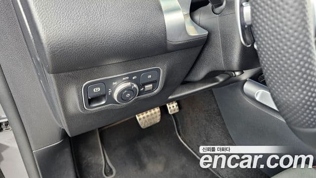 Mercedes-Benz GLB-Class 2022 — Фото 18/20