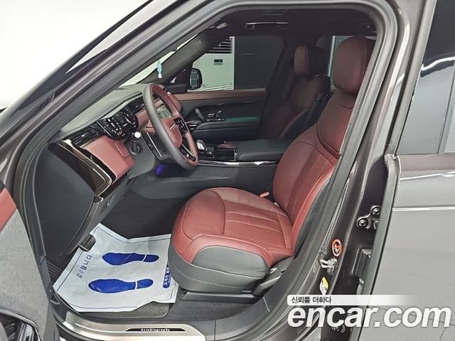 Land Rover Range Rover Sport 2024 — ფოტო 8/20