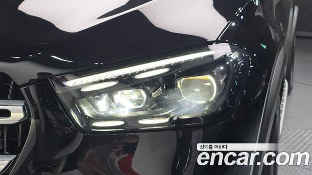 Mercedes-Benz GLE-Class 2025 — Photo 15/36