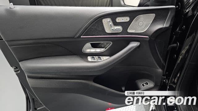 Mercedes-Benz GLE-Class 2025 — Photo 24/36