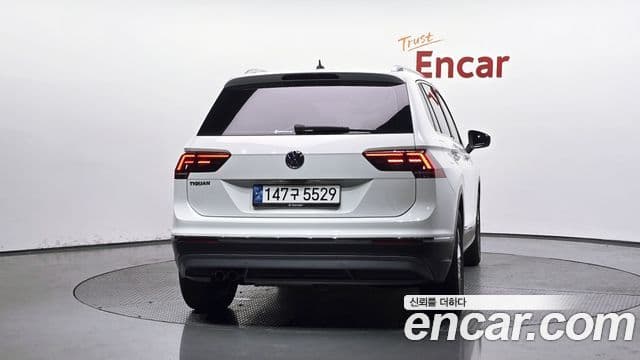 Volkswagen Tiguan 2020 — ფოტო 4/20