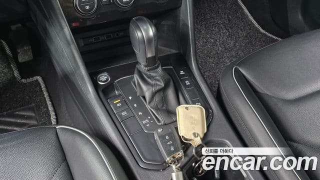 Volkswagen Tiguan 2020 — ფოტო 9/20