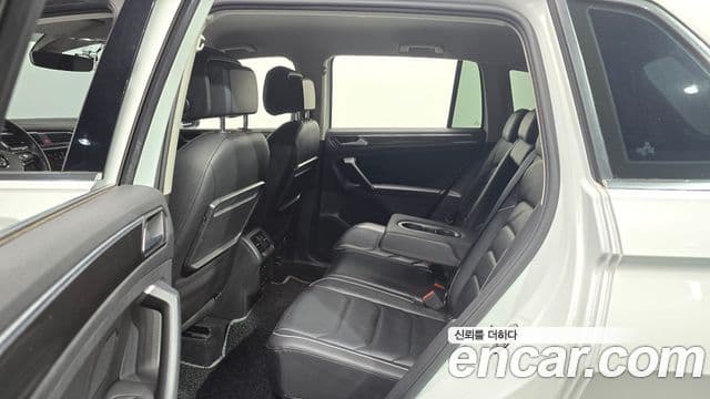 Volkswagen Tiguan 2020 — ფოტო 11/20