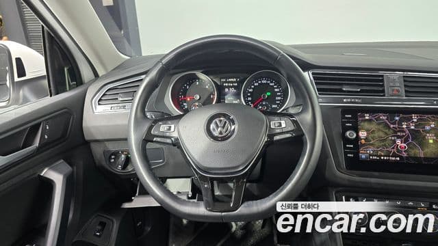 Volkswagen Tiguan 2020 — ფოტო 12/20