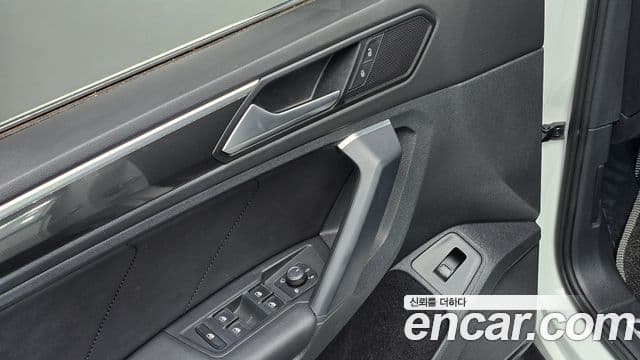 Volkswagen Tiguan 2020 — ფოტო 20/20