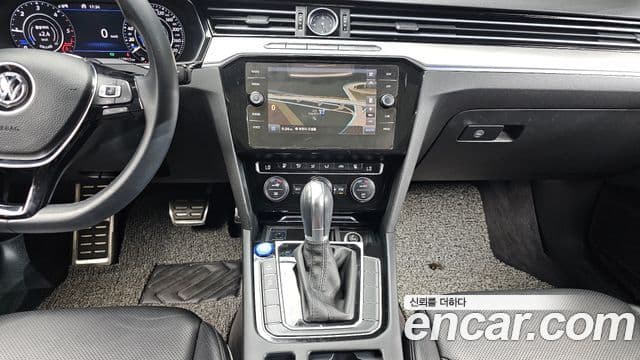 Volkswagen Arteon 2019 — Şəkil 13/20