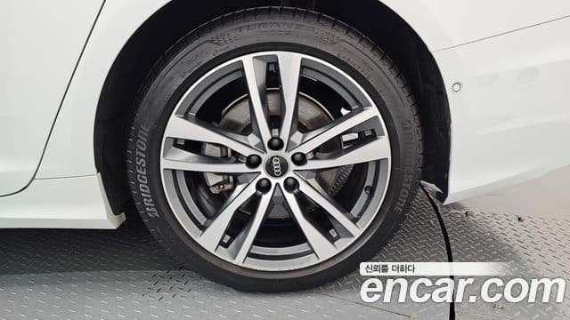 Audi A6 2023 — ფოტო 6/34