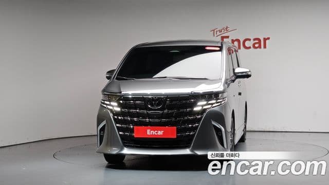 Toyota Alphard 2024 — Photo 42/49