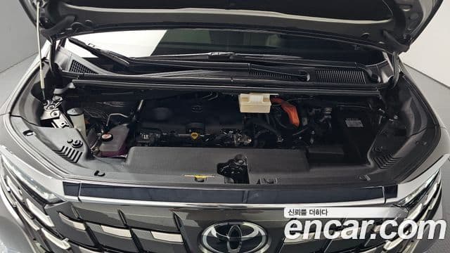 Toyota Alphard 2024 — Photo 9/49
