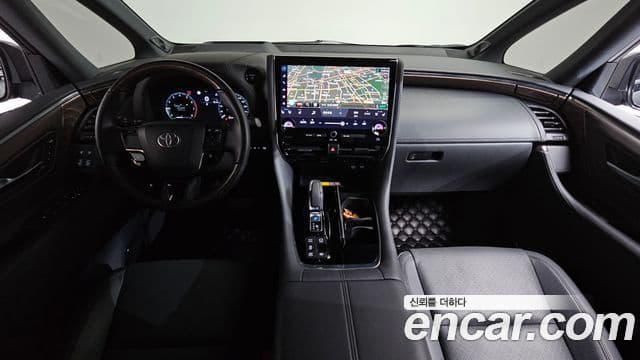 Toyota Alphard 2024 — Photo 19/49