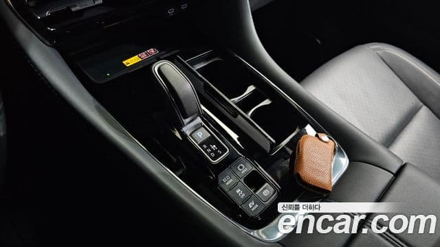 Toyota Alphard 2024 — Photo 47/49