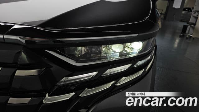 Toyota Alphard 2024 — Photo 20/49