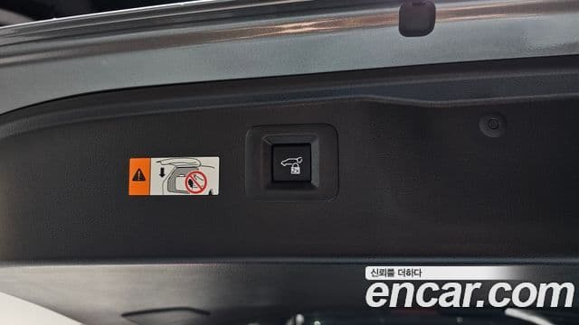 Toyota Alphard 2024 — Photo 32/49