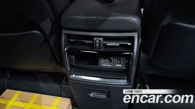 Toyota Alphard 2024 — Photo 16/49