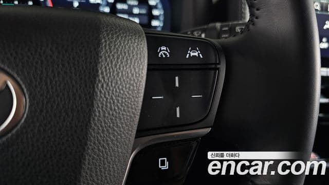 Toyota Alphard 2024 — Photo 34/49