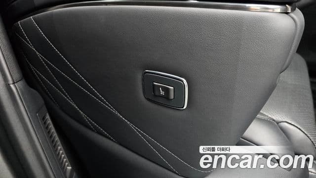 Toyota Alphard 2024 — Photo 22/49