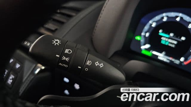 Toyota Alphard 2024 — Photo 18/49