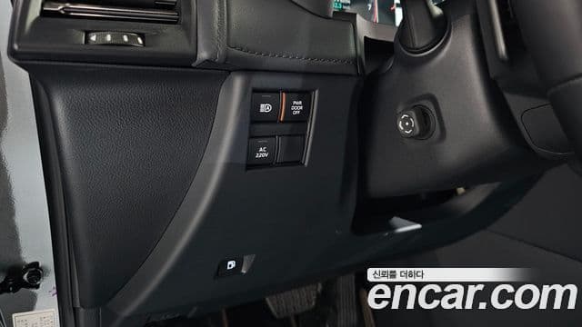 Toyota Alphard 2024 — Photo 17/49