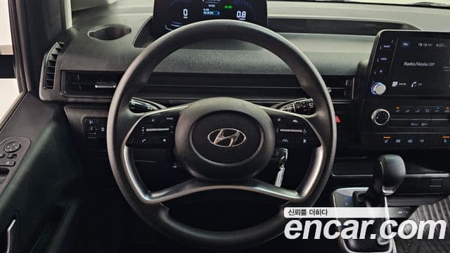 Hyundai Staria 2021 — ფოტო 13/20