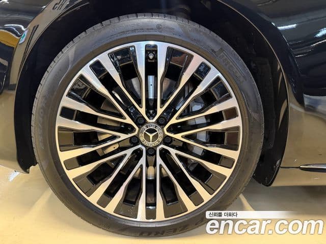 Mercedes-Benz S-Class 2021 — Photo 4/18